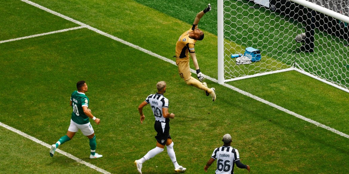 Man Utd may now turn the head of "phenomenal" £6m GK who rejected West Ham