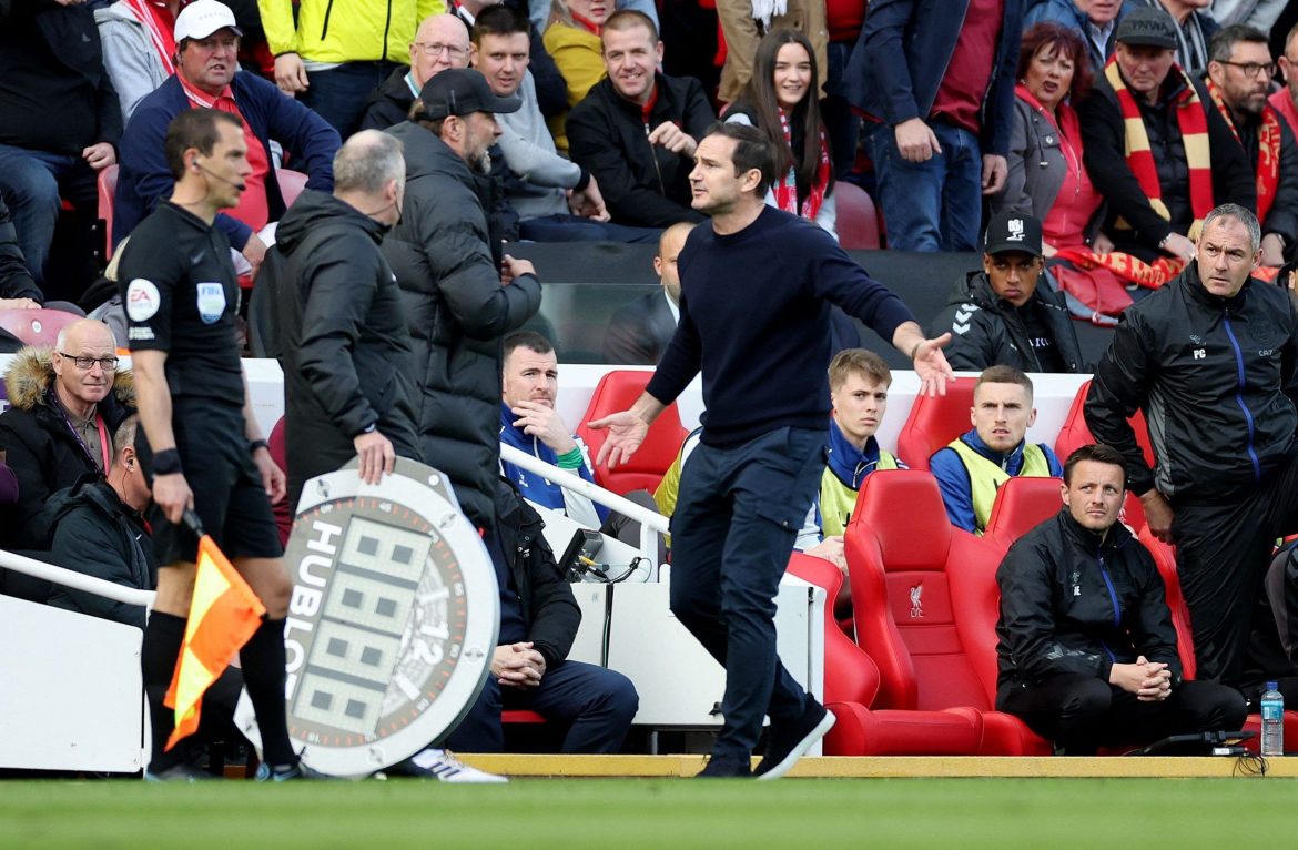 Everton: Myers reacts to penalty shout