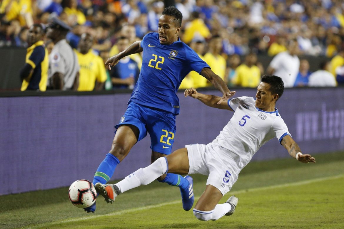 Tottenham Hotspur: Fans split about Eder Militao link